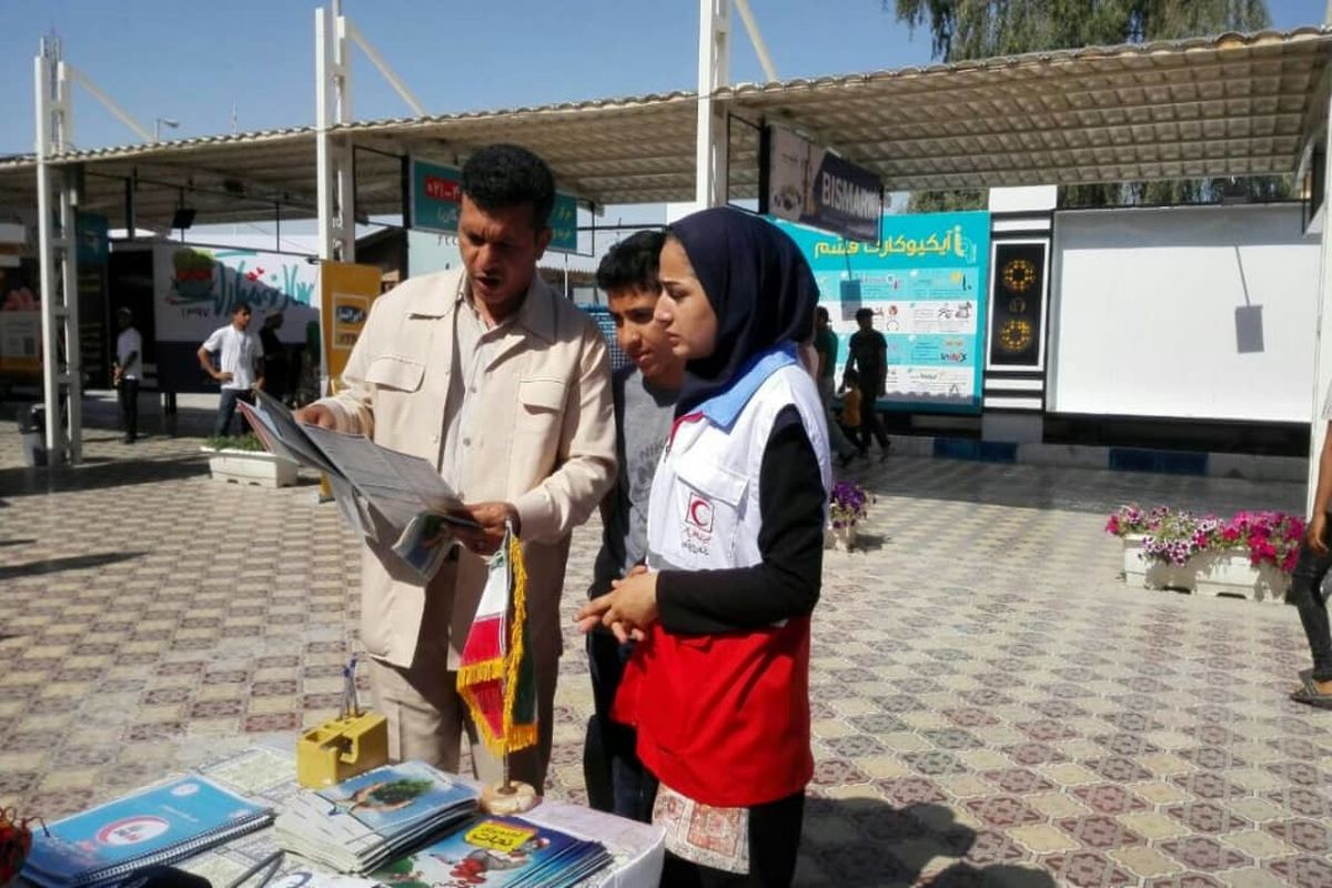 خدمت رسانی جوانان هلال احمر هرمزگان در ۱۹ پست به مسافرین نوروزی