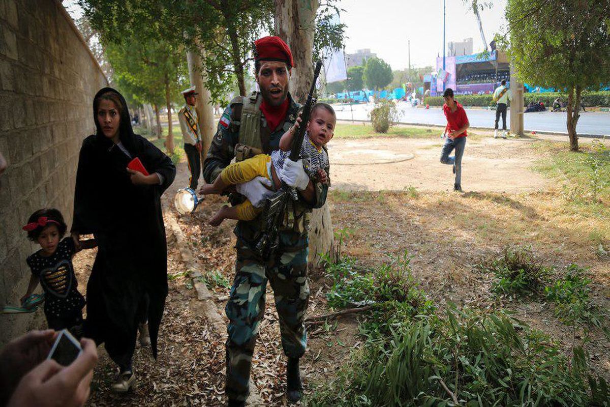 مجروحین حادثه اهواز به ۸ بیمارستان در سطح شهر اهواز انتقال داده شدند/ مشکلی برای رسیدگی به مصدومین وجود ندارد/ تنها یک کودک مصدوم را دیدم