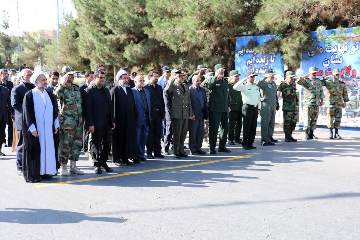 هیچ انقلابی همچون انقلاب اسلامی و هیچ صحنه‎هایی همچون صحنه‎های دفاع مقدّس، شبیه انقلاب عاشورا و کربلای حسینی نیست