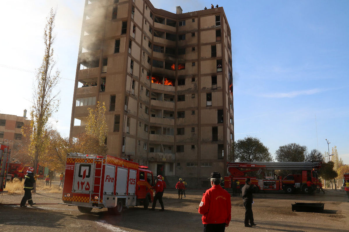 مانور بزرگ امداد و نجات و اطفای حریق شمالغرب کشور در تبریز برگزار شد