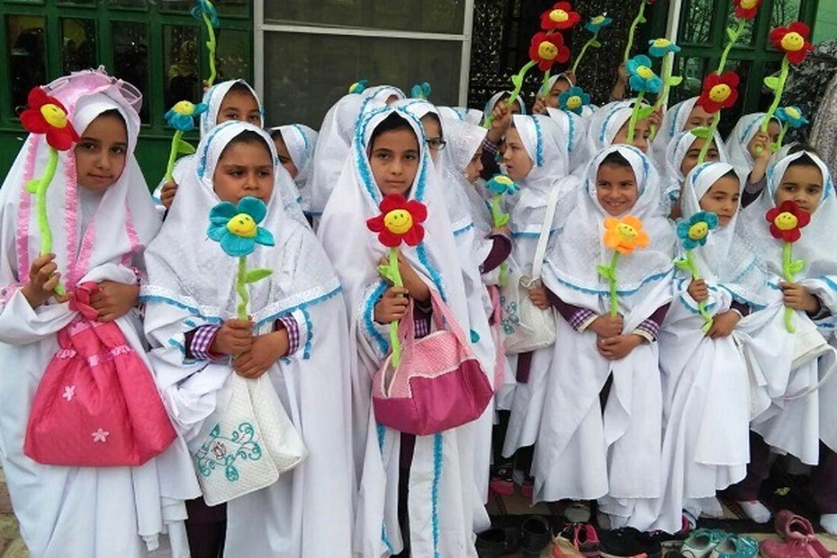 در سال تحصیلی ۹۷ - ۹۶ جشن تکلیف در ۸۷ درصد از مدارس ابتدایی و متوسطه زنجان برگزار شد