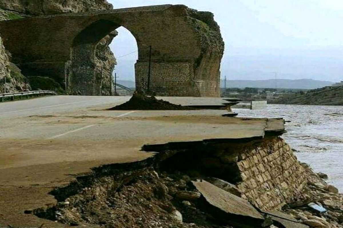 محور پلدختر- خرم‌آباد از مسیر موجود تغییر نخواهد کرد/ به بهسازی این محور و دغدغه مردم منطقه تعهد اخلاقی داریم/برای بازسازی این محور بیش از ۴۰۰ میلیارد تومان اعتبار نیاز است