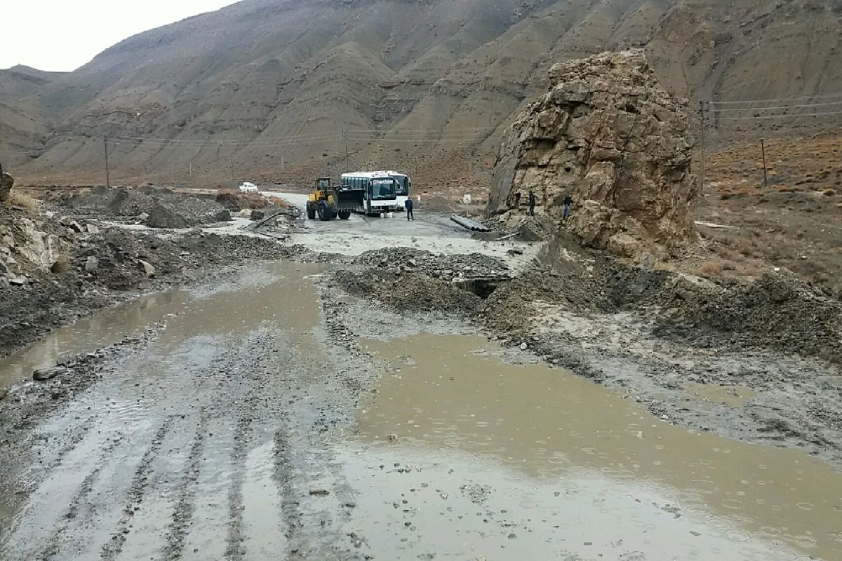 انسداد سه محور ارتباطی در استان سمنان