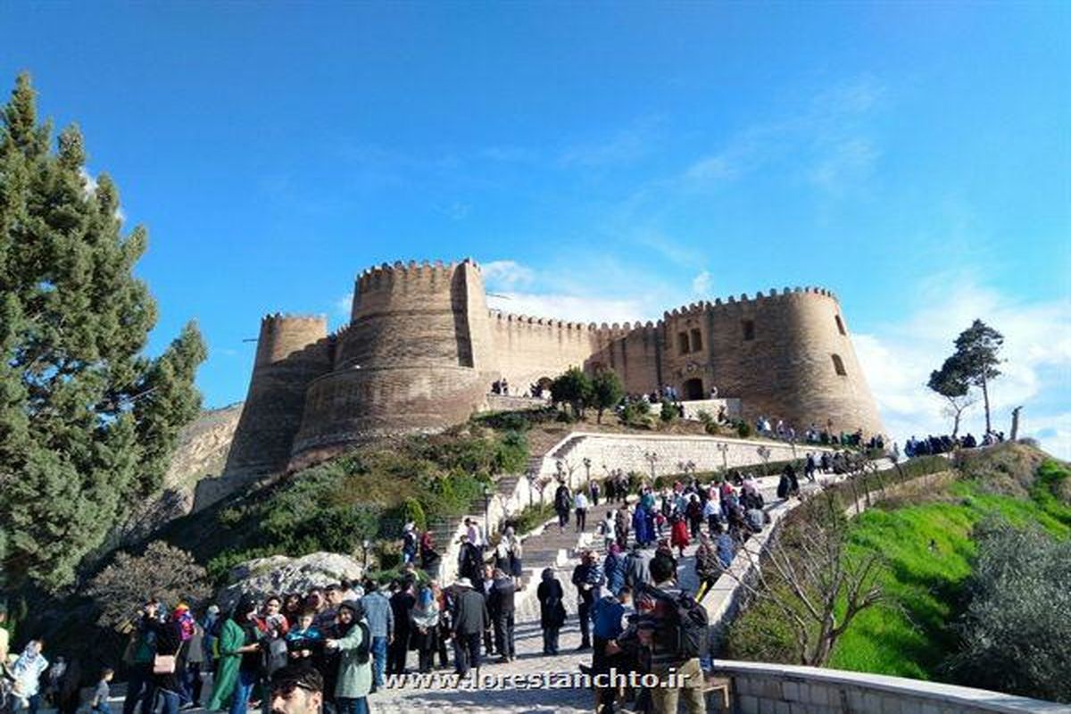 بازدید بیش از ۷۵ هزار نفر از قلعه تاریخی فلک الافلاک تا پایان موج نخست مسافرتهای نوروزی