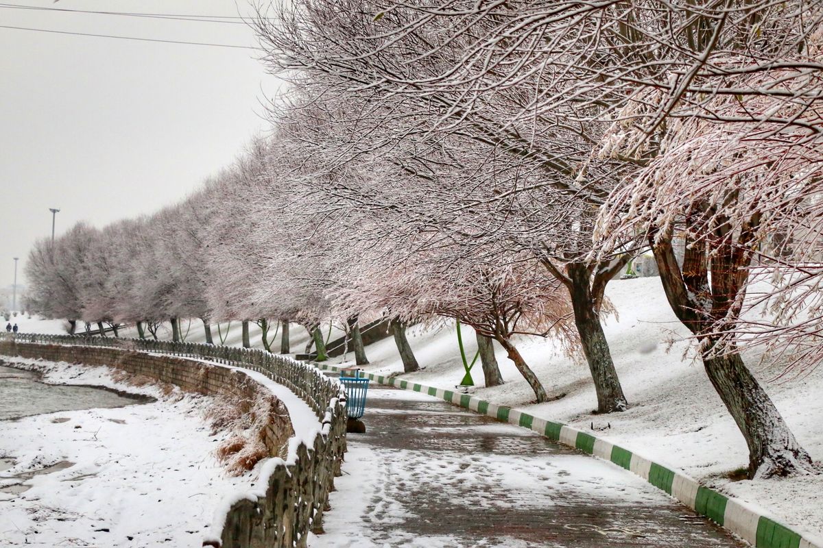 بارش برف و باران در برخی محورهای ۴ استان کشور