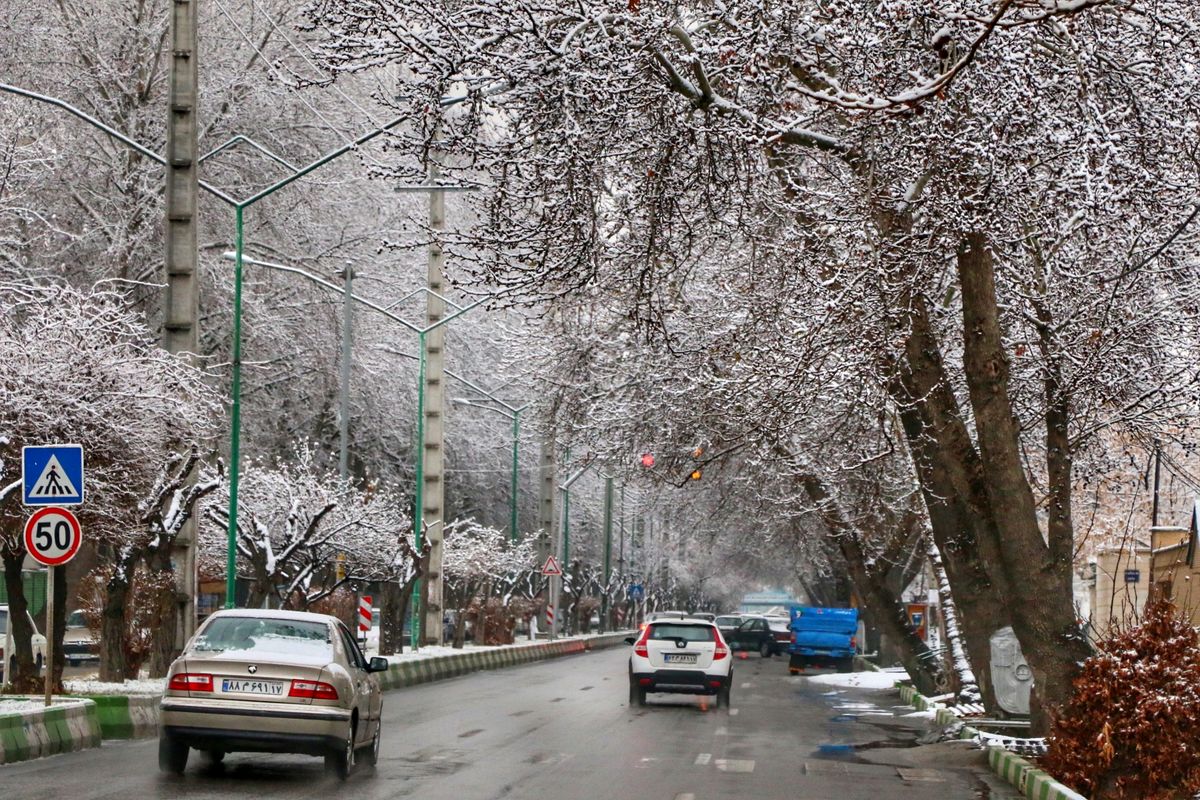 تمامی راه‌های اصلی استان باز است /مصرف بیش از ۵۰۰تن نمک وشن در جاده های برفی