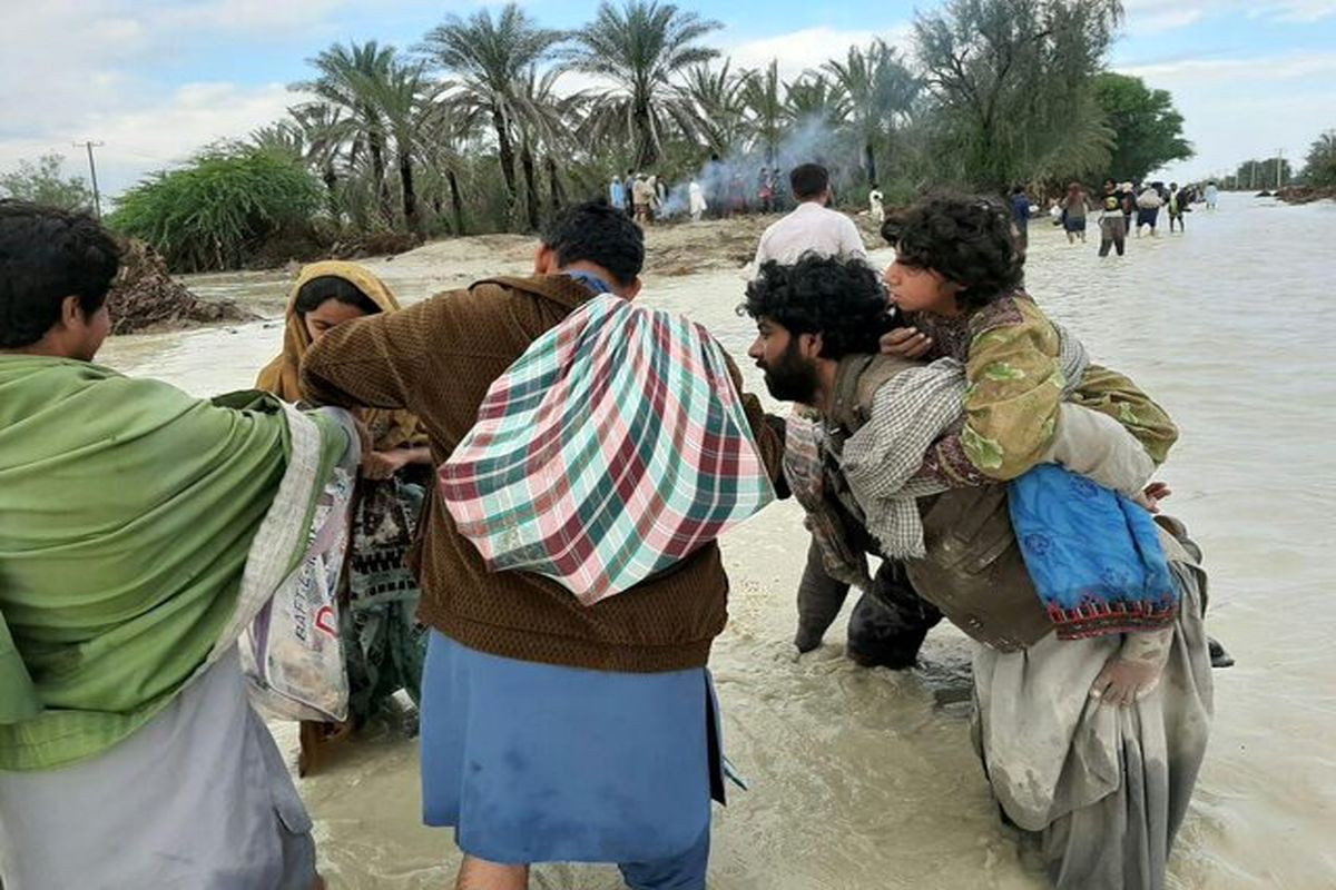 پرداخت دو برابری مستمری دی و بهمن مددجویان کمیته امداد در مناطق سیل‌زده