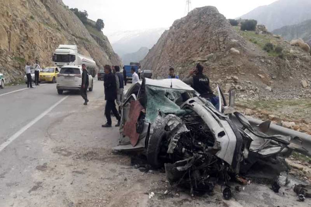 کشته شدن ۲ سرنشین پژو در برخوردی وحشتناک با کامیون