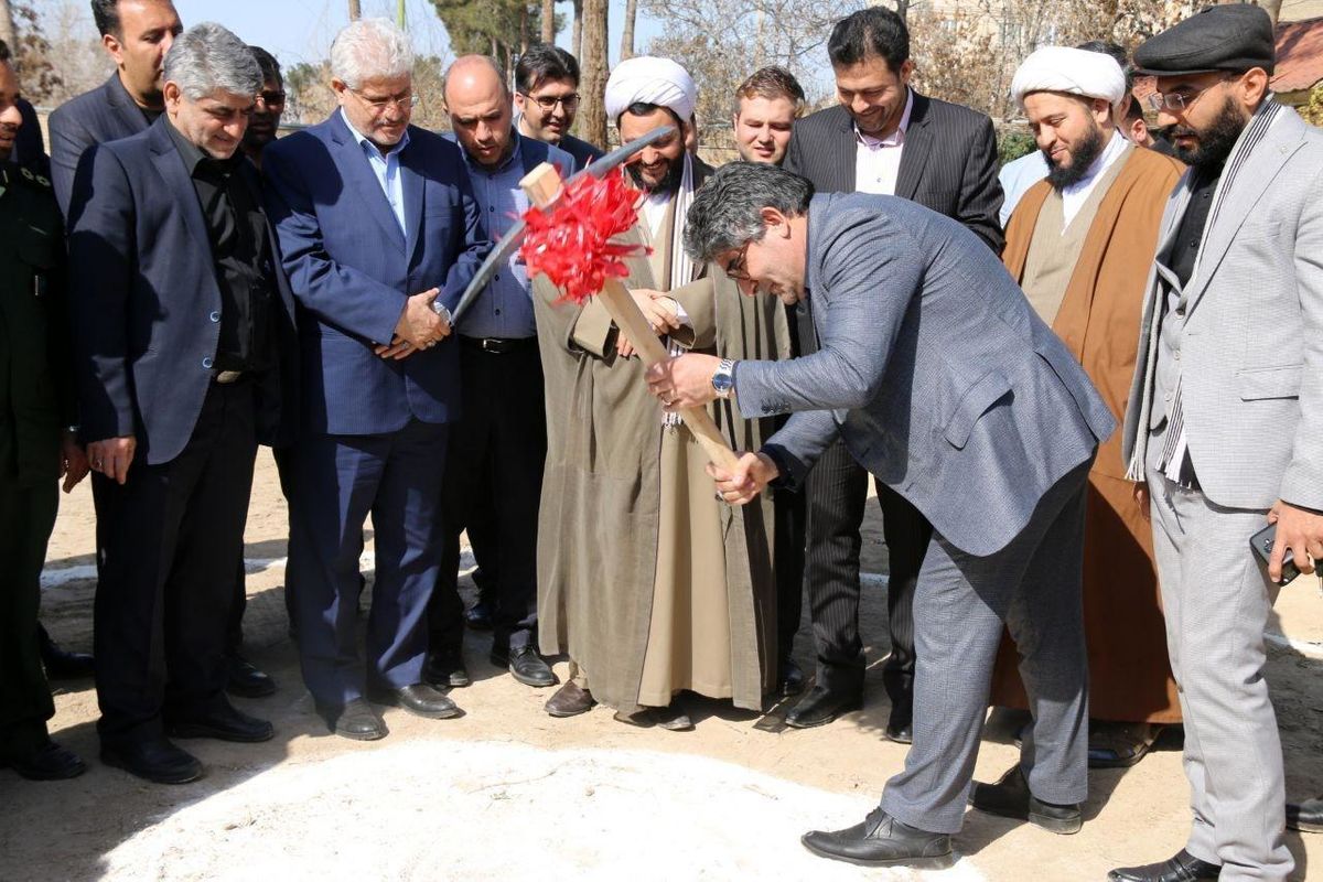 کلنگ ساخت بوستان بزرگ ایران ما در کهریزک