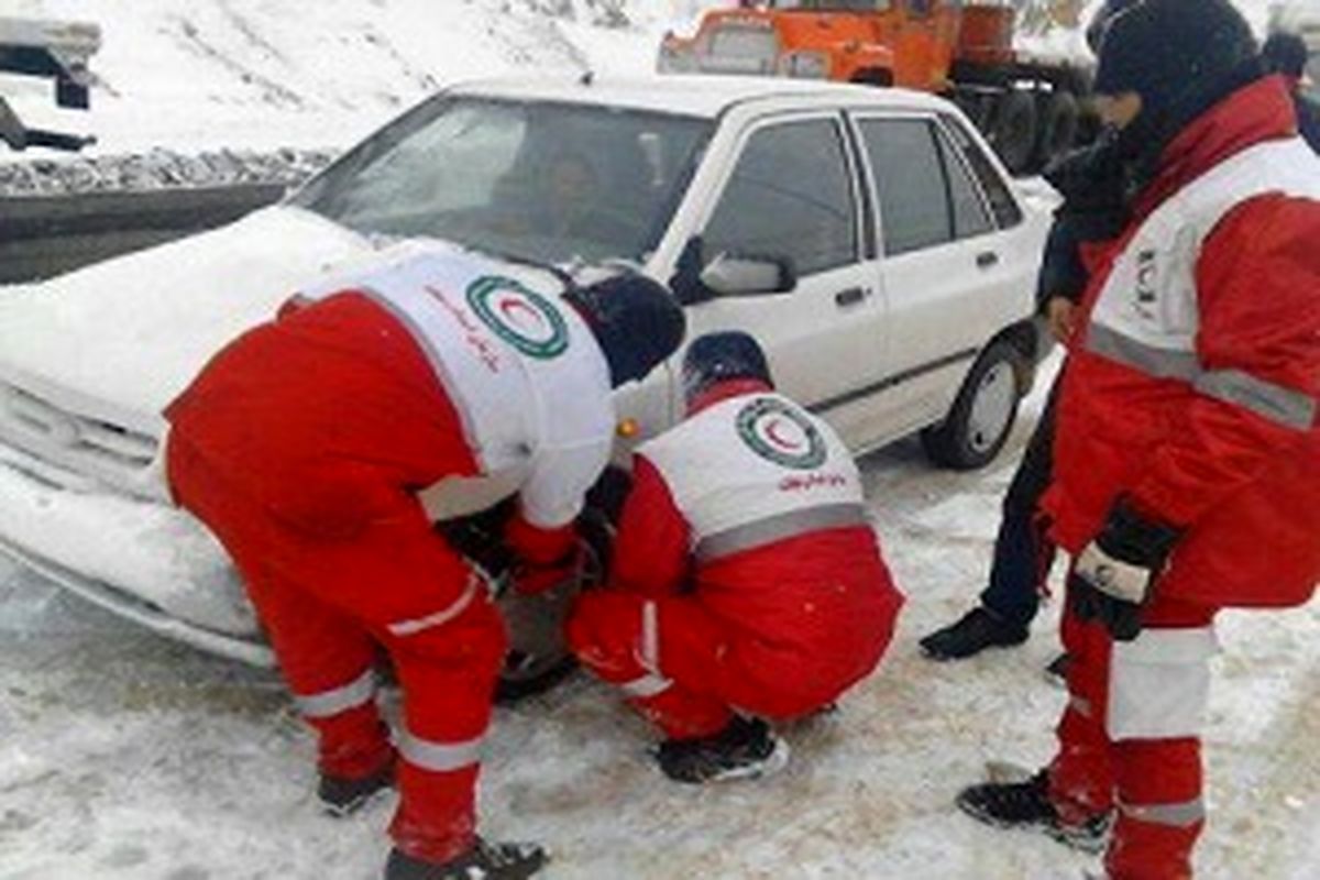 امدادرسانی به مسافران ادامه دارد