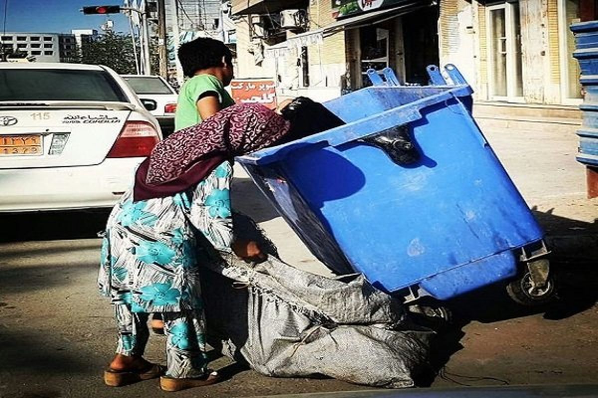 پلاستیک‌های کرونایی را بسوزانید/ وزارت بهداشت و سازمان حفاظت از محیط زیست برای زباله‌های کرونایی فکری کند