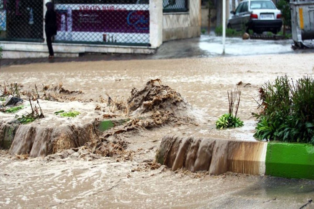 شهرداری‌ها و دهیاری‌ها در حال آماده باش برای مقابله با بارش برف و باران