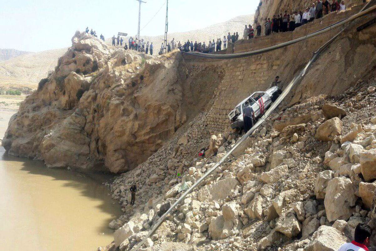 سقوط پراید در رودخانه کشکان جان یک نفررا گرفت