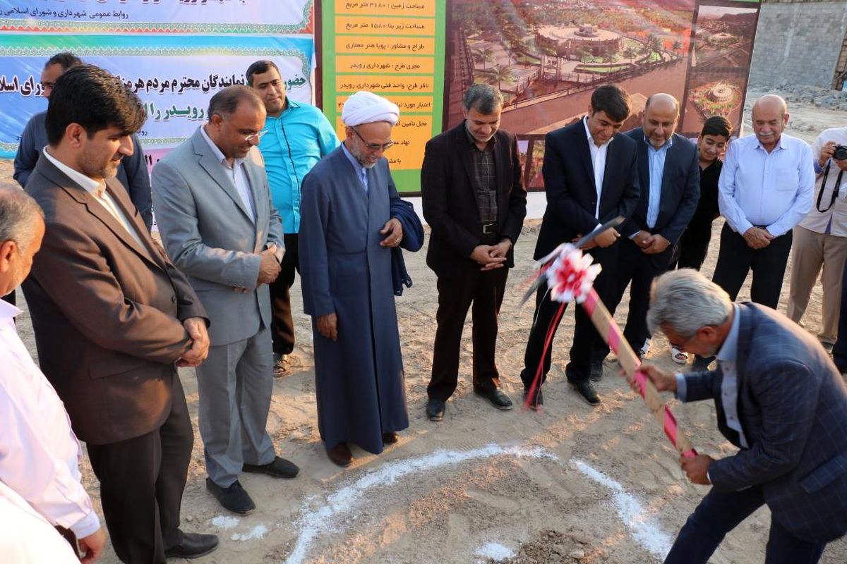 آئین کلنگ زنی از دو پروژه عمرانی در بخش رویدر شهرستان خمیر انجام شد