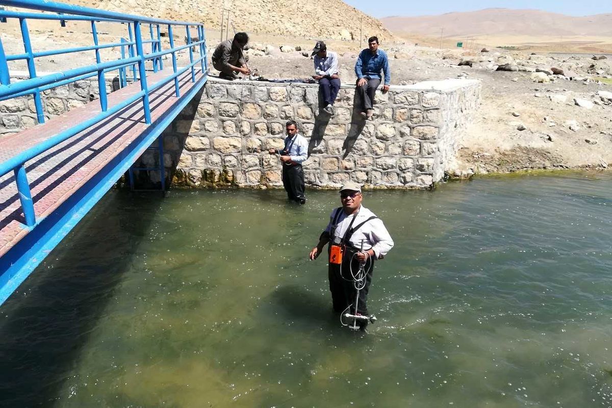 پایش روزانه میزان خروجی آب تالاب چغاخور