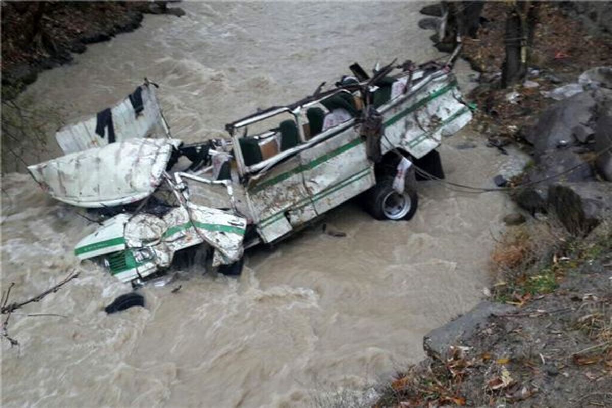 سقوط مرگبار مینی بوس به دره