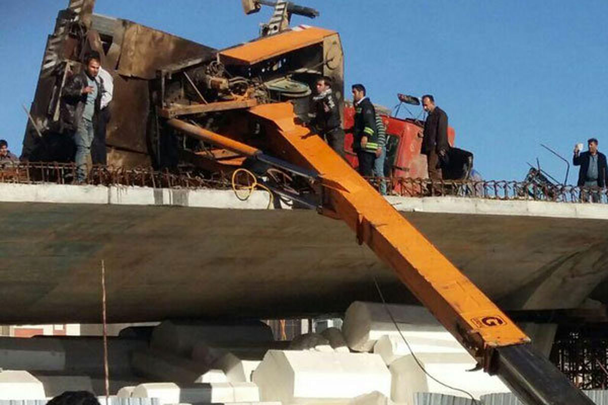 زخمی شدن ۷ نفر براثر سقوط بالابر در زعفرانیه