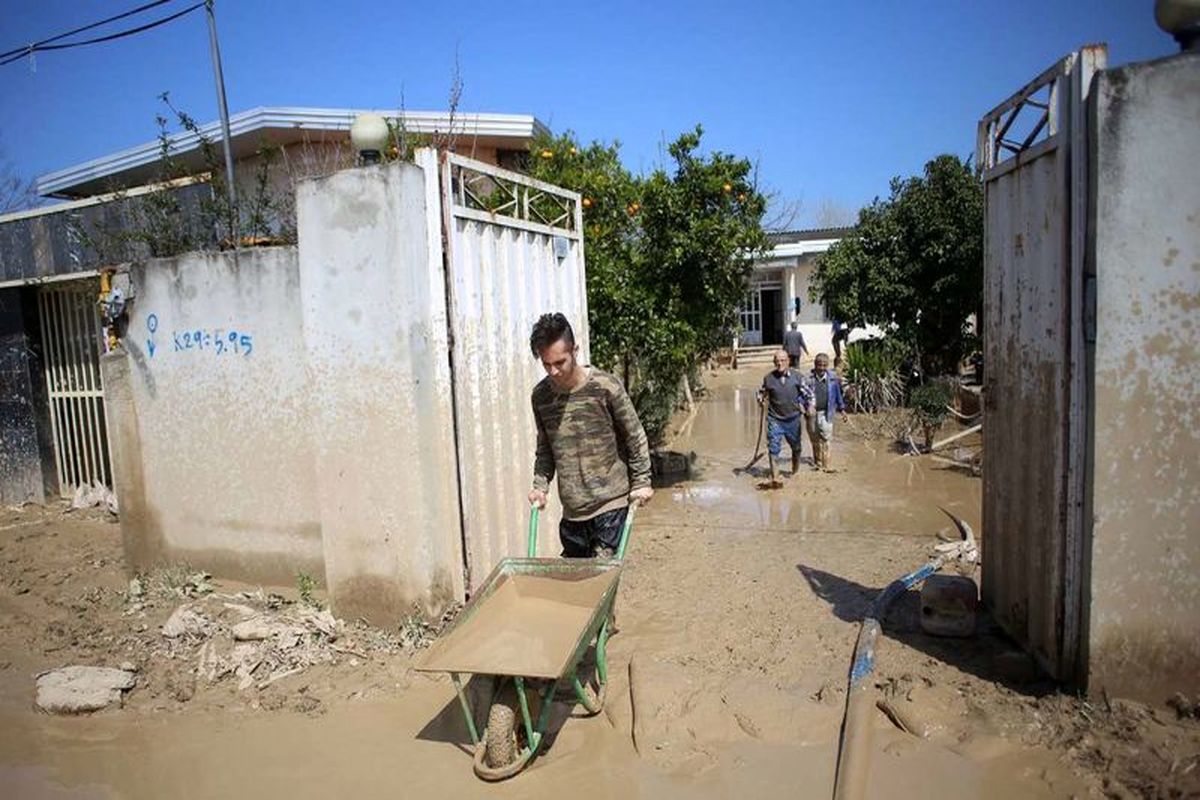 کمک به بازسازی واحدهای مسکونی روستای چم مهرتوسط خیرین سمنانی