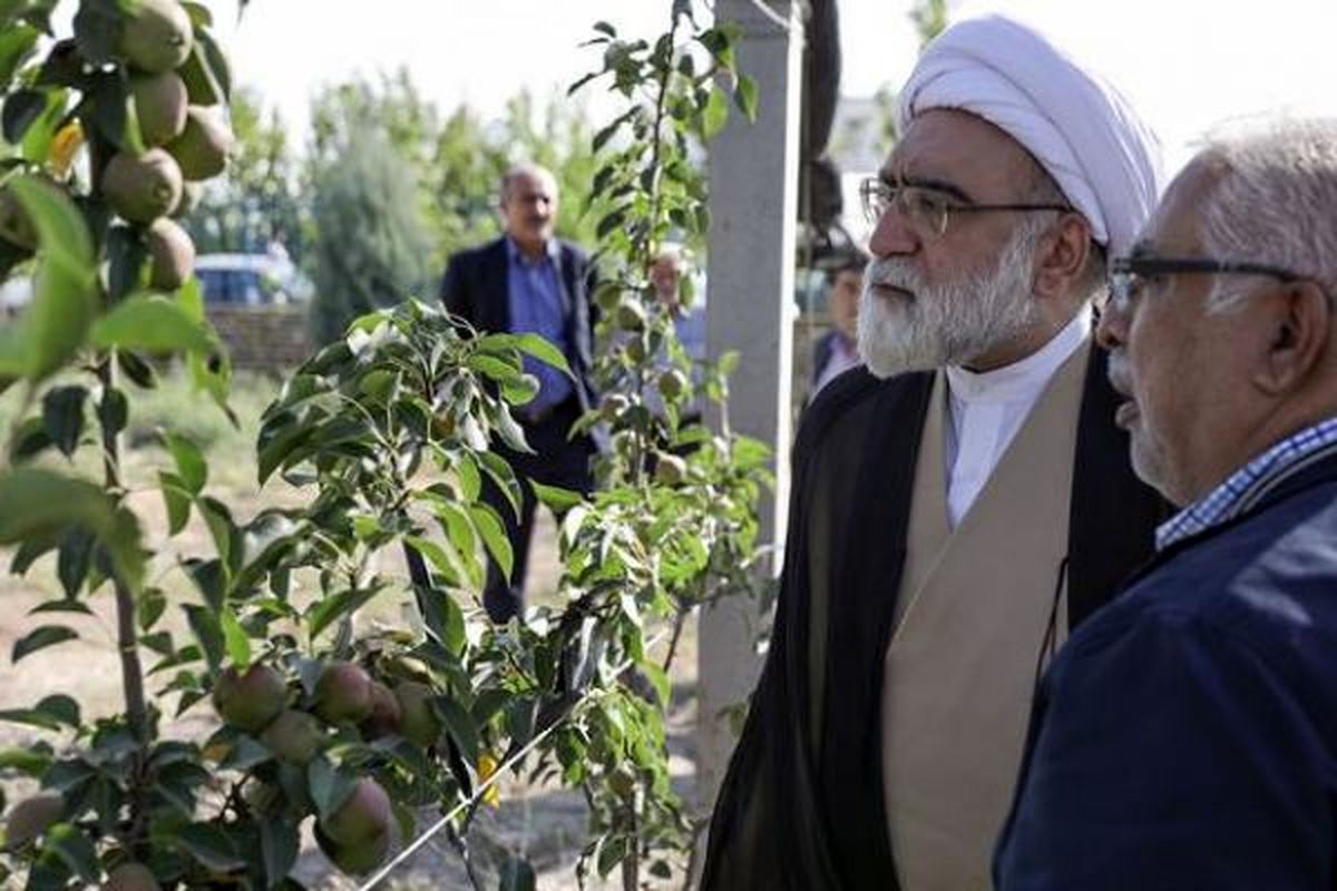 درآمدزایی مجموعه‌های اقتصادی آستان قدس باید در چارچوب قانون و شرع باشد