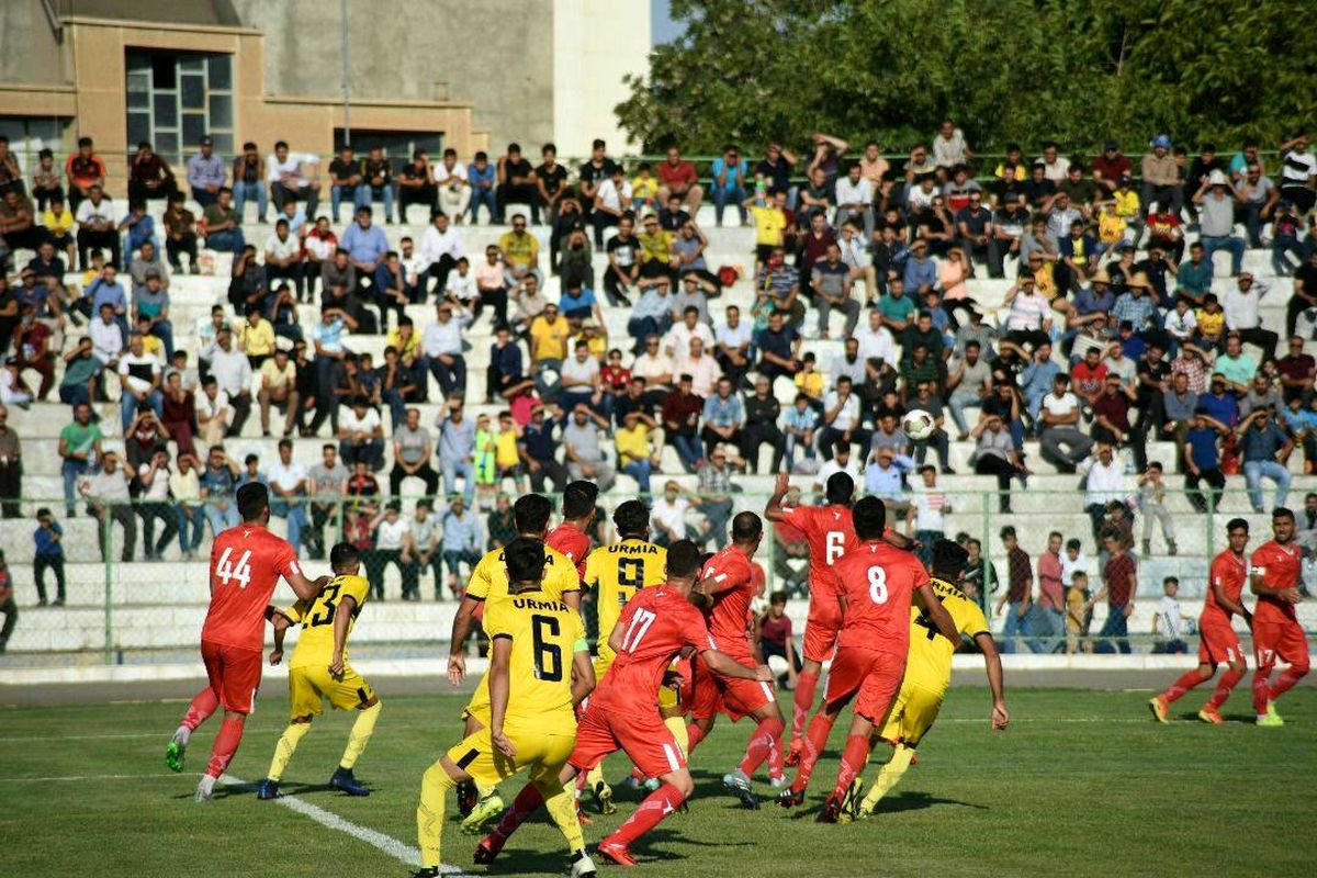 نود ارومیه تیم پرحاشیه سپیدرود رشت را شکست داد