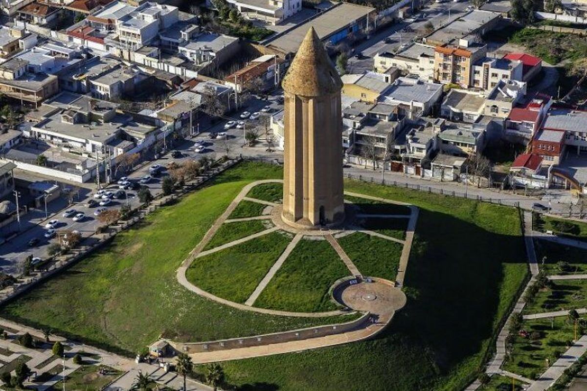 آغاز جدی مقابله با گیاهان خودرو در برج قابوس