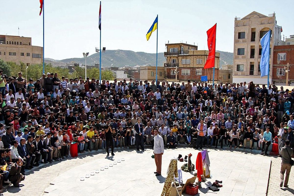 جشنواره تئاتر مریوان به هنرمندان تئاتر شهرستان جسارت بخشید