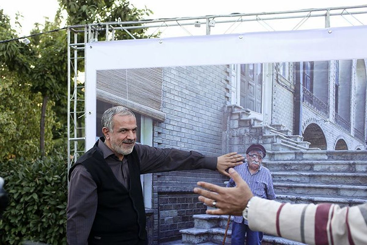 آیین نکو داشت روز تهران در خانه تاریخی فاموری برگزار شد/ تقدیر از احیاء کنندگان ۱۰ عمارت قدیمی در بافت تاریخی منطقه ۱۱