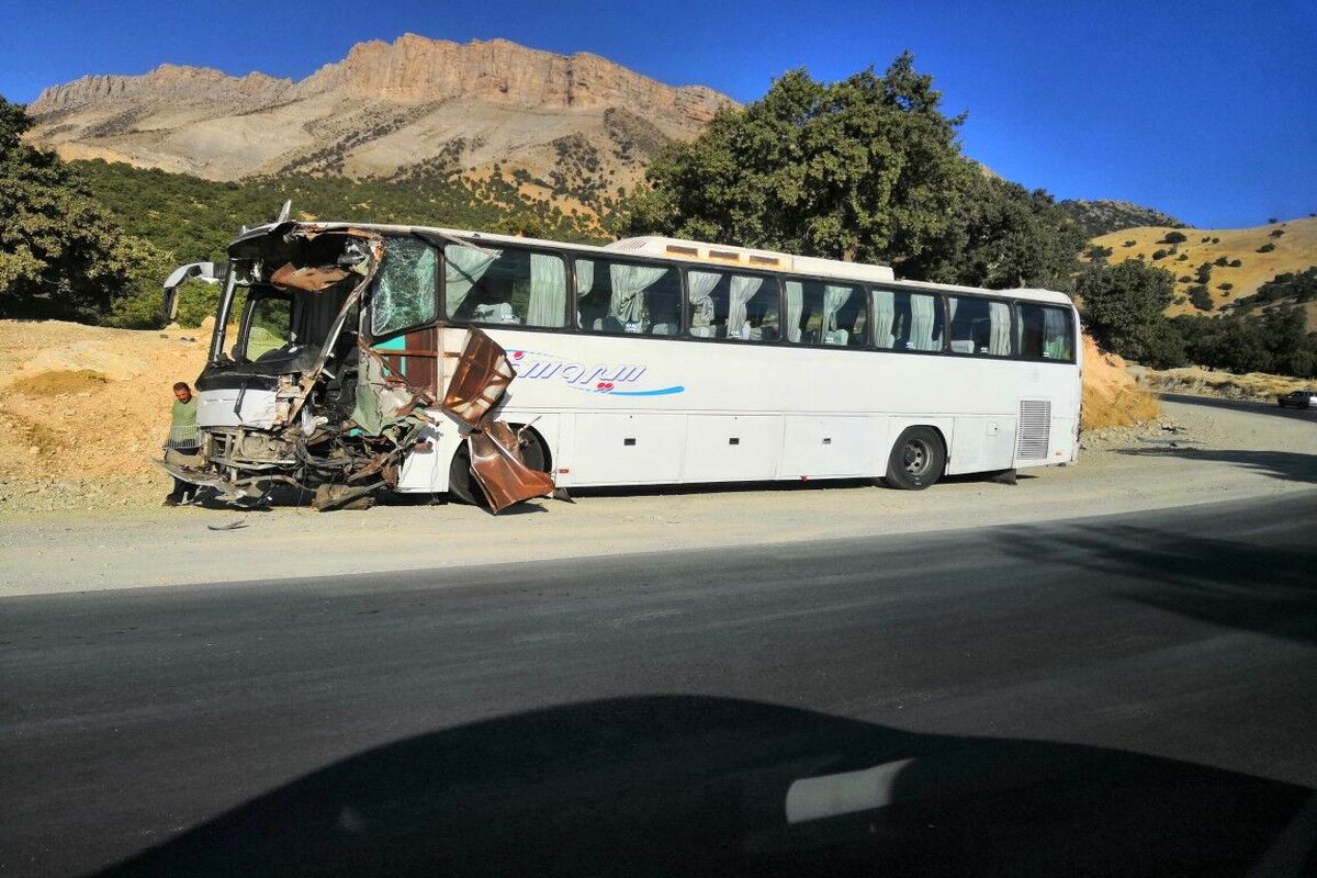 کشته شدن ۴ زائر درتصادف اتوبوس