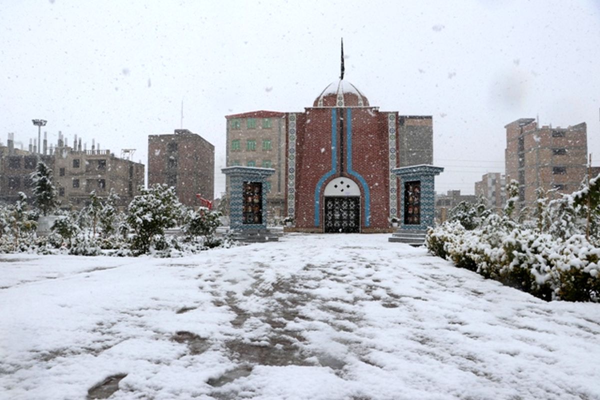 بارش شدید برف در شهر فرون آباد