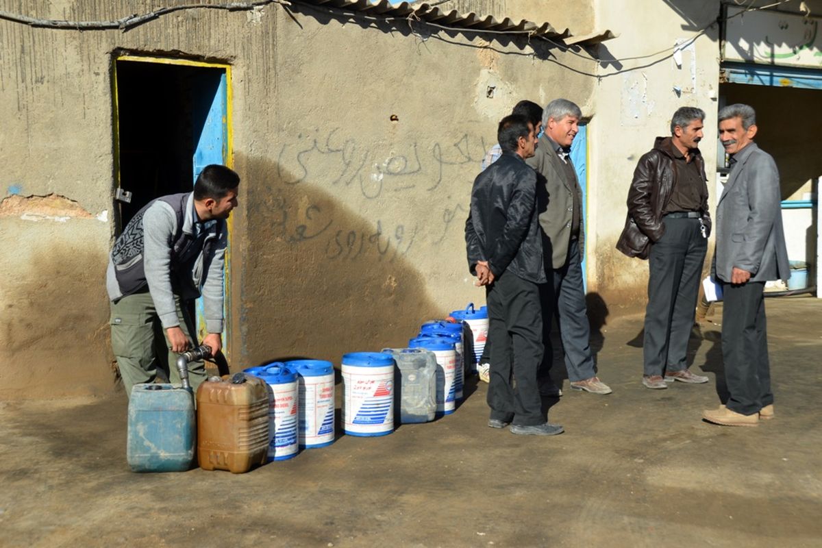 مناطق سخت‌گذر و برف‌گیر استان کرمانشاه بدون وقفه سوخت‌رسانی می‌شود