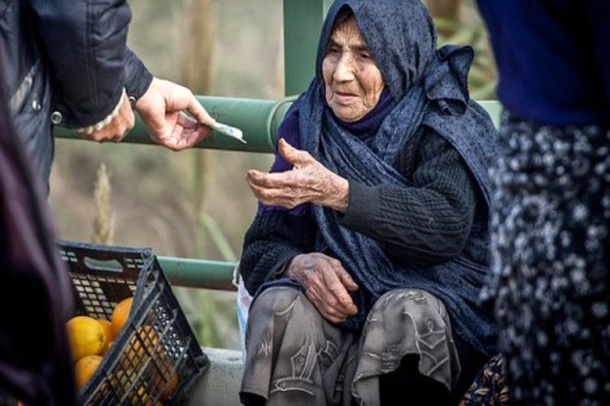 کمتر از ۱۰درصد زنان سرپرست خانوار از درآمد خودرضایت دارند/ در استخدام‌ها تبعیض جنسی قائل می شویم