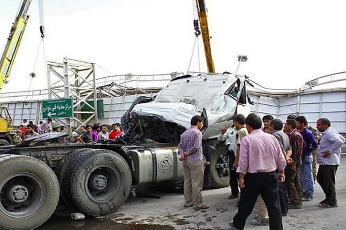 مرگ ۴ عابر پیاده در حادثه وحشتناک برخورد با تریلر