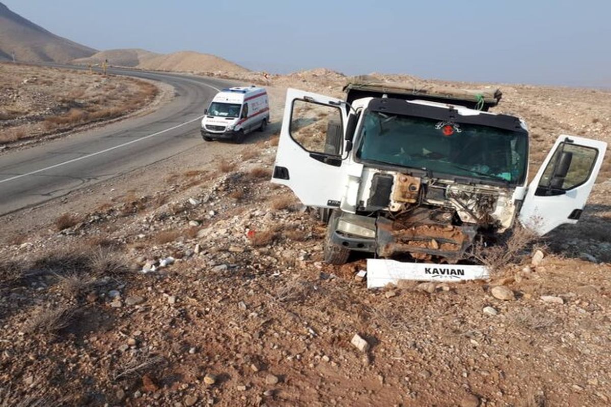 انحراف از جاده کامیونت در جلفا سه مصدوم برجای گذاشت