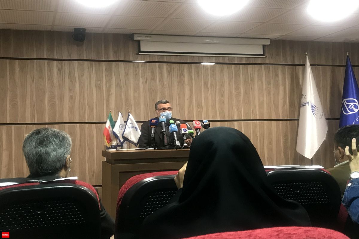 مشاهده ویروس کرونای انگلیسی در مازندران و کردستان/ احتمال بازگشایی مدارس در صورت کاهش میزان ابتلا / ورود واکسن کرونای روسی قبل از فروردین ۱۴۰۰