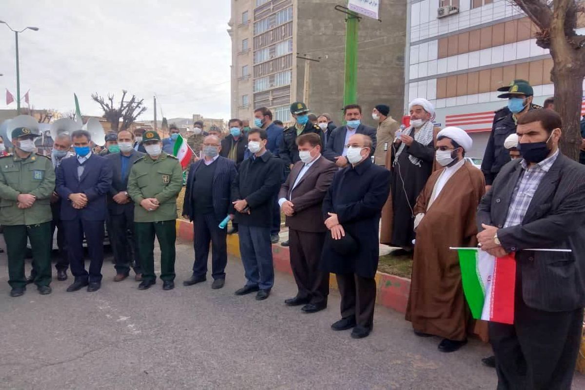 دشمنان هیچ‌وقت دست از توطئه برنمی‌دارند/نهضت امام خمینی(ره) ادامه دارد