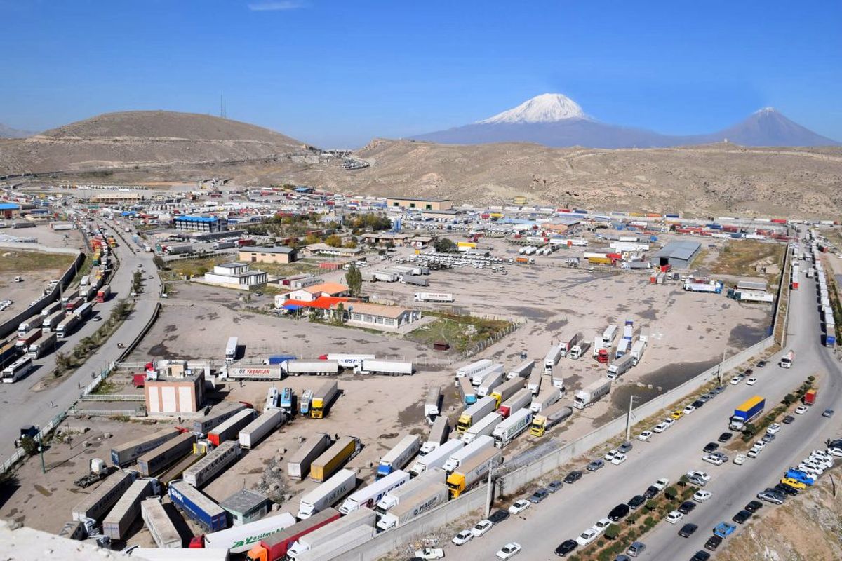 تردد در مرز بازرگان به حالت عادی برگشت