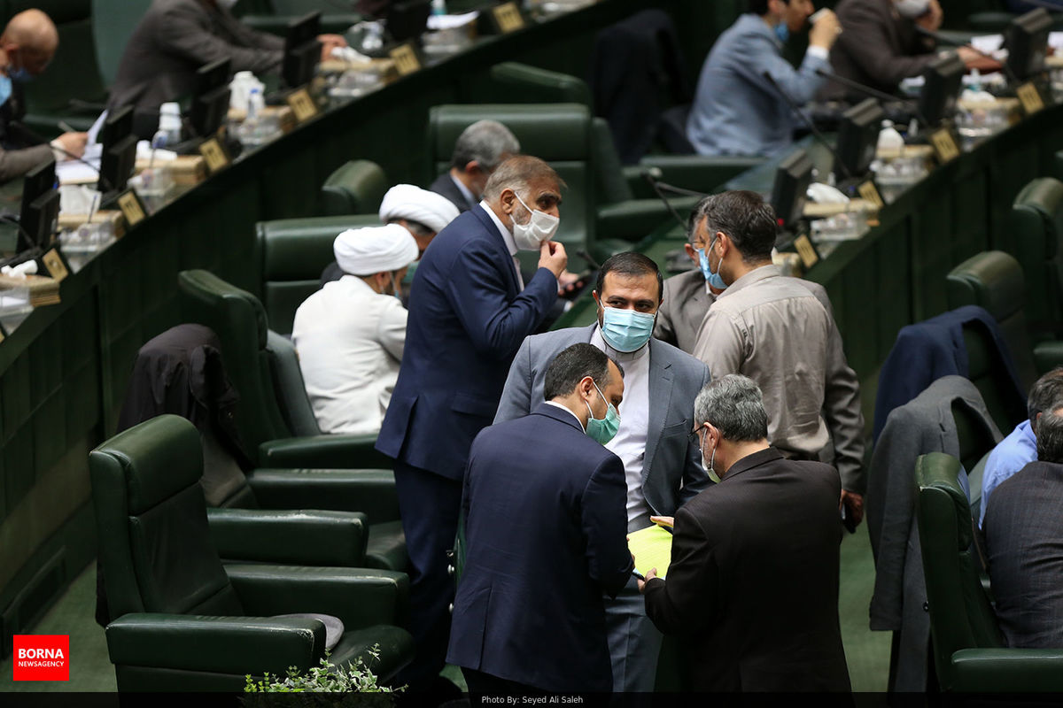 مجلسِ حرف/ رسوایی پاک نشدنی دناپلاس/ مجلس انقلابی، کارگردان فیلم‌هایی با پایان باز