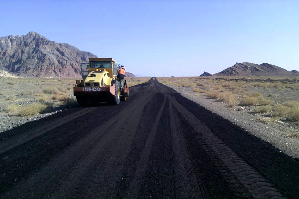 عملیات احداث و آسفالت راه روستایی آنتنی روستای نصرآباد