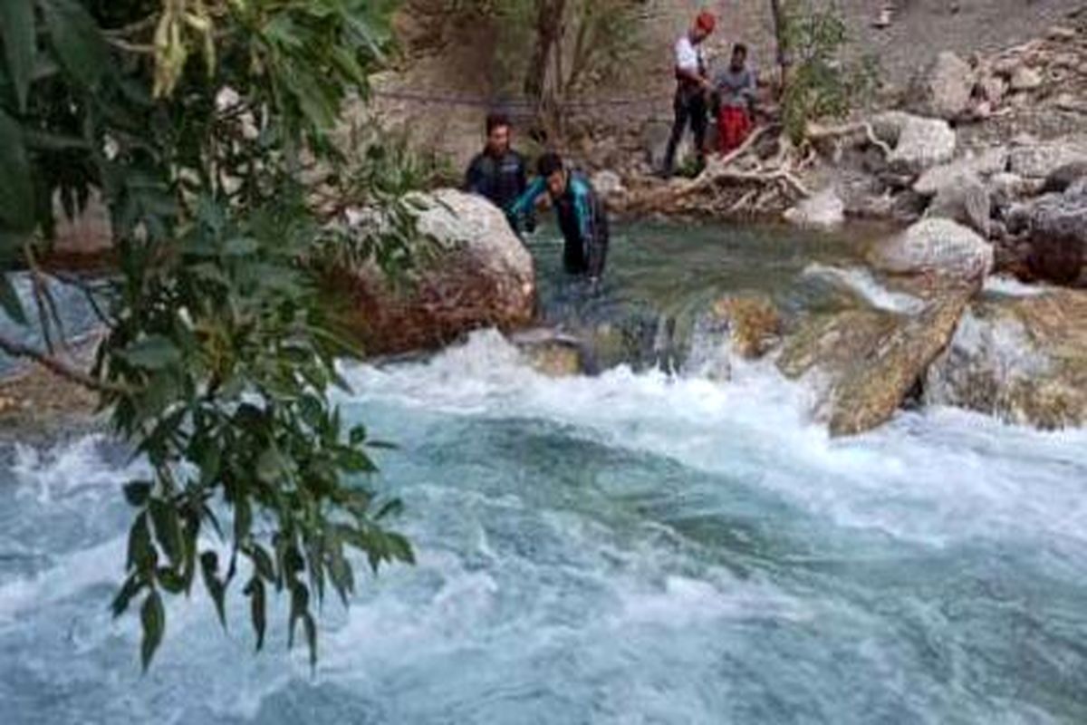 غرق شدن گردشگر بروجردی در امواج خروشان رود گهر