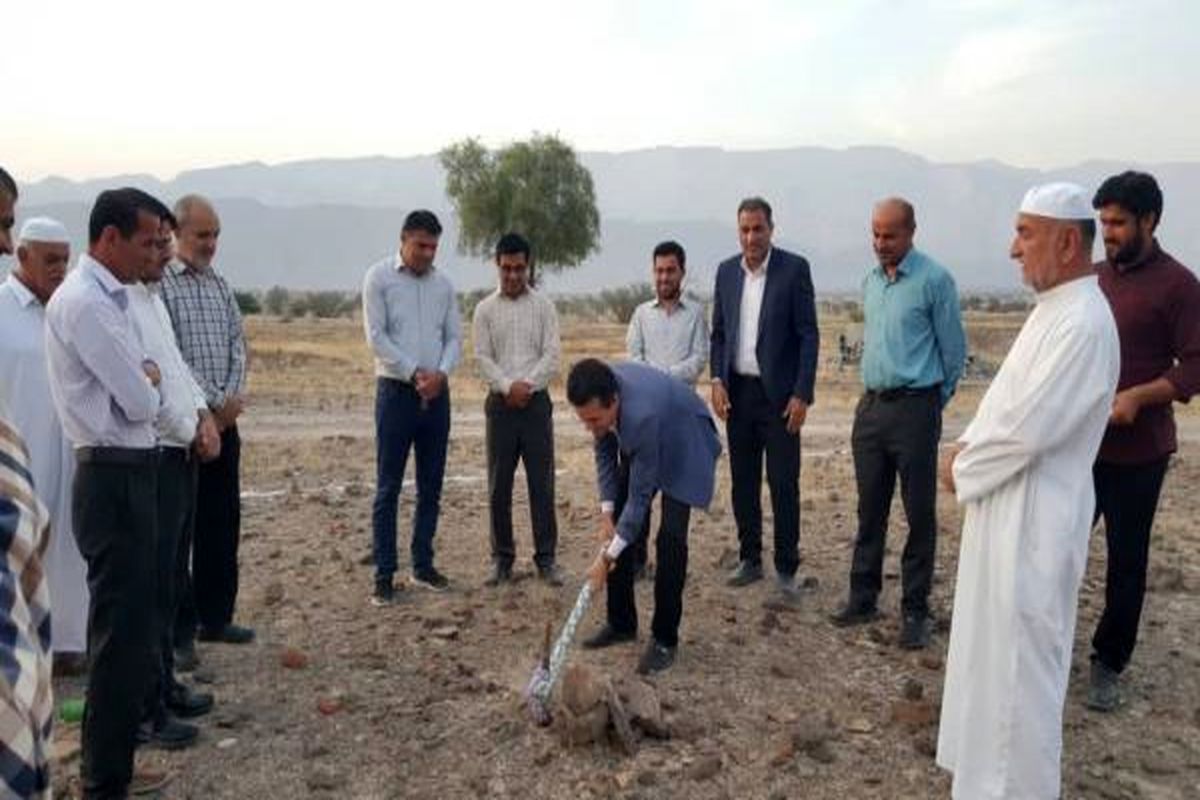 آغاز عملیات اجرایی مخزن بتنی ۲۵۰ مترمکعبی روستای مراغ بندرلنگه