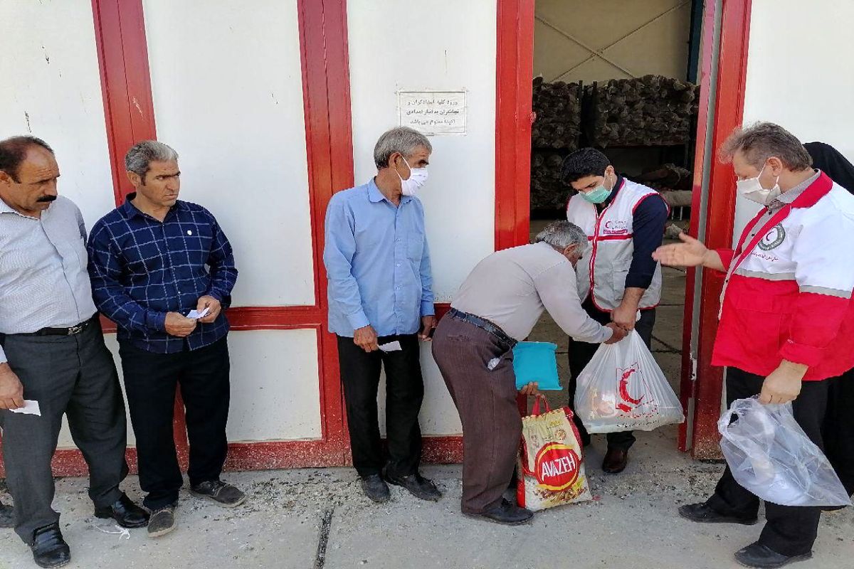 توزیع  ۱۴۷ بسته معیشتی  بین  کارگران متاثر از کرونا در کوهدشت