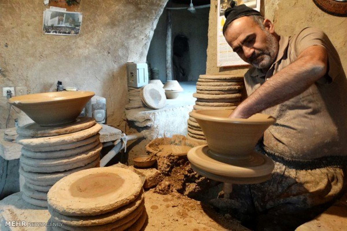 کرونا چرخ  ۷۰۰ ساله سفالگری در شهر جهانی استان همدان را خاموش کرد/تسهیلات حمایتی که پرداخت نمی شود