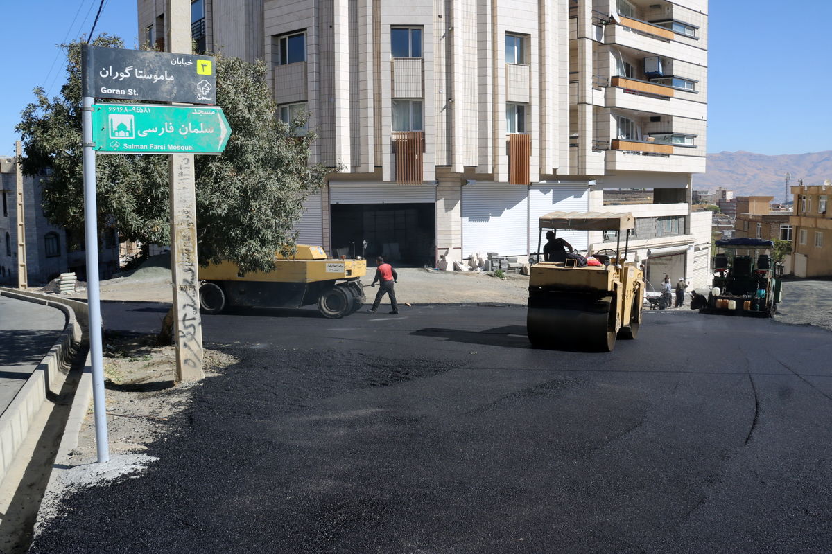 بیش از ۹۸ هزار متر مربع از معابر و محلات سطح شهر سنندج آسفالت و بهسازی شد