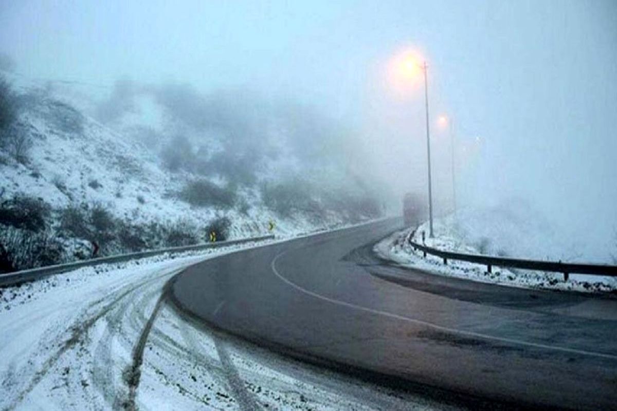 بارش شدید برف و کولاک جاده سقز - مریوان را فرا گرفت