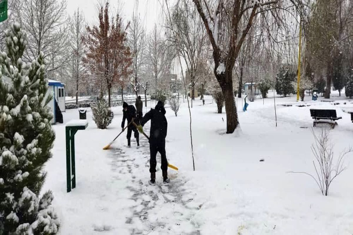 بازگشایی ۹۰۰ معبر اصلی شهر توسط ۸۸۰ پاکبان و ۵۷ خودرو سازمان مدیریت پسماند شهرداری ارومیه