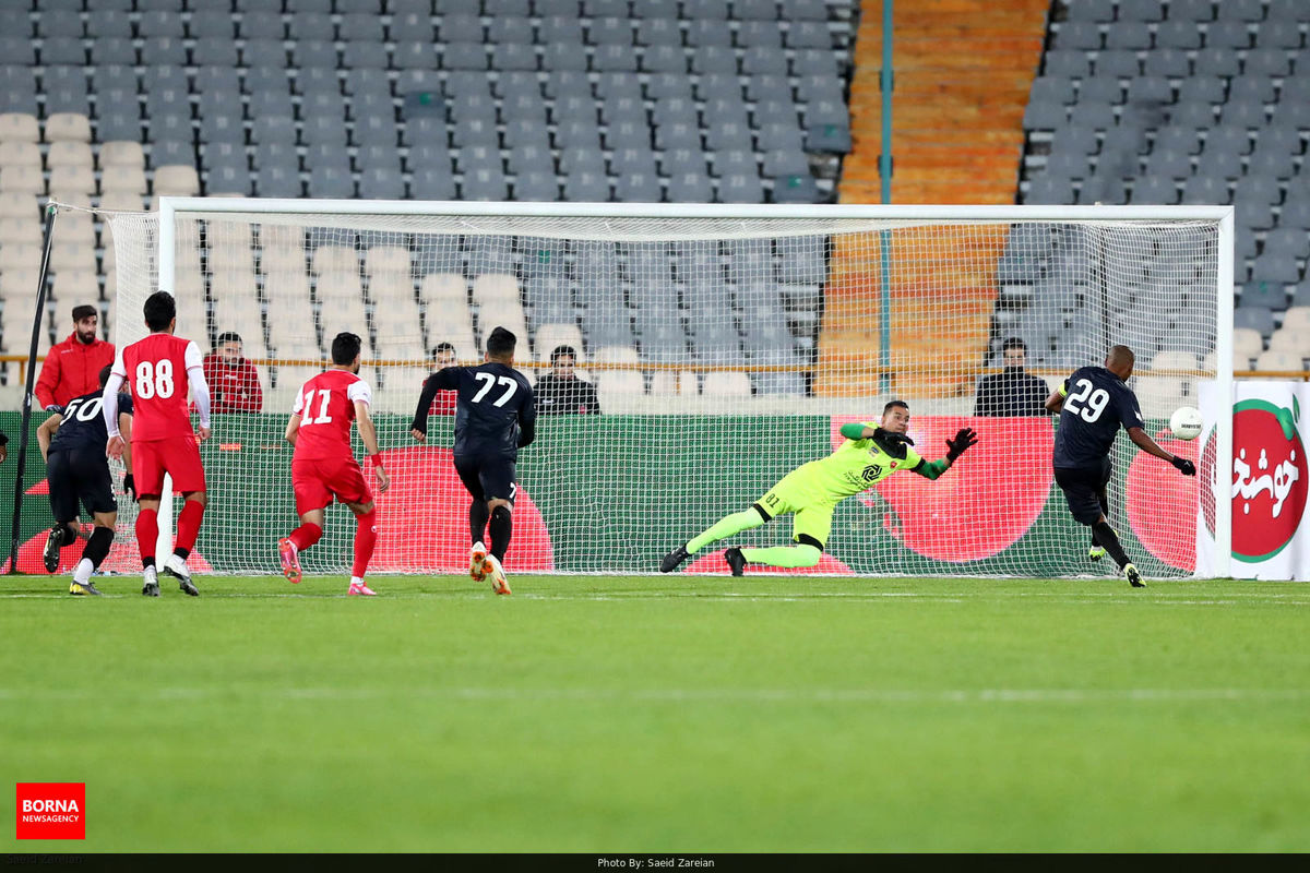 مهاجم قرمزها، گربه سیاه پرسپولیس!