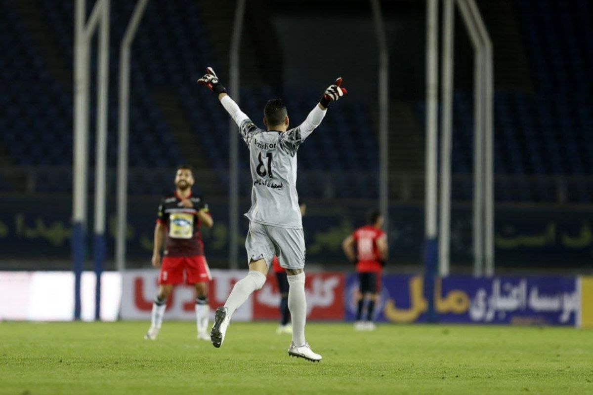 واکنش لک به شگفتانه گلزن پرسپولیس!