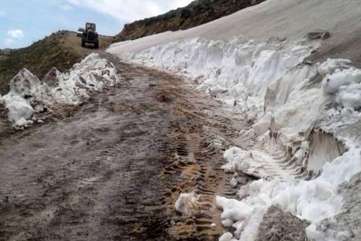 محور روستایی ویار به سپارده در بخش الموت استان قزوین بازگشایی شد