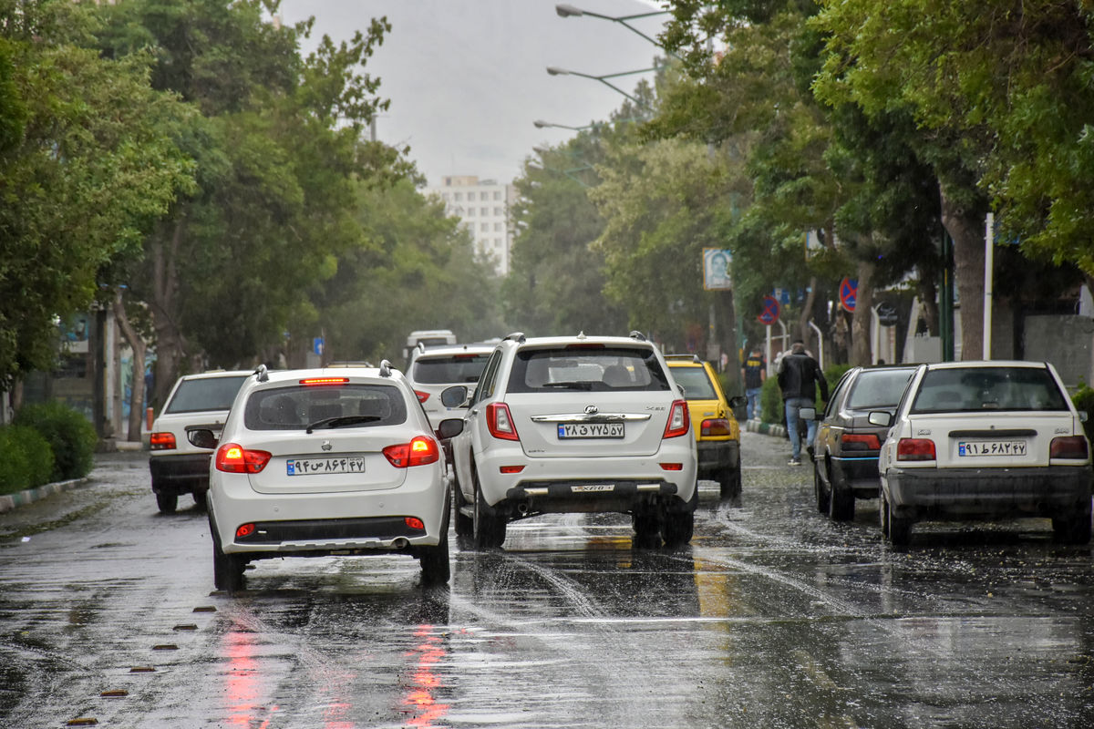 رگبار باران همدان را فرا می‌گیرد