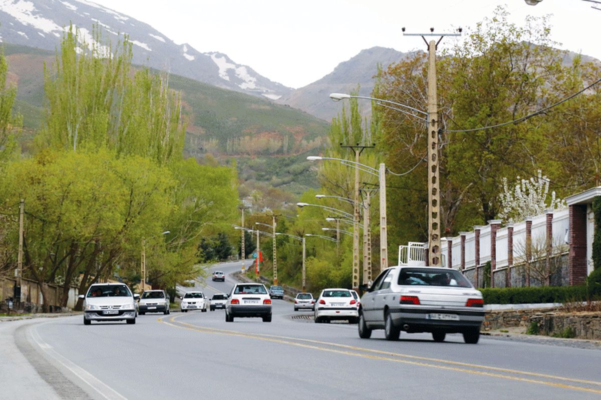 محور گنج‌نامه همدان به همت دوستداران طبیعت پاک‌سازی شد